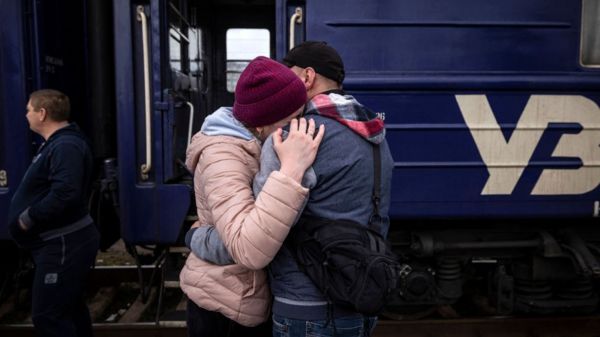 "Точка У" разорвалась на вокзале в Краматорске, 52 человека погибли. Что известно о нападении и ракете