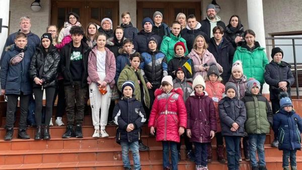 Как шотландские футбольные болельщики вывезли из Украины детей-сирот