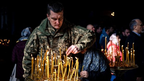 Фото: православные христиане во всем мире отмечают Пасху