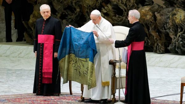 42-й день войны в Украине: Россия использует голод как оружие, сказал Зеленский; США и ЕС усиливают санкции