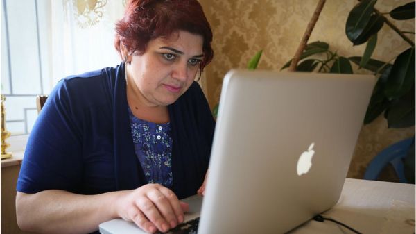 "Когда пришли за нами, некому было говорить". Как азербайджанские журналисты прошли путь от свободы до приравнивания к чиновникам