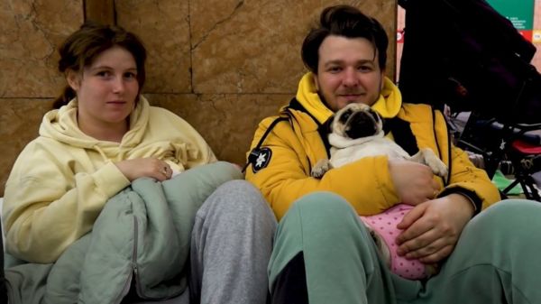 Мадонна из киевского метро. Как фото женщины с младенцем стало иконой в храме Неаполя