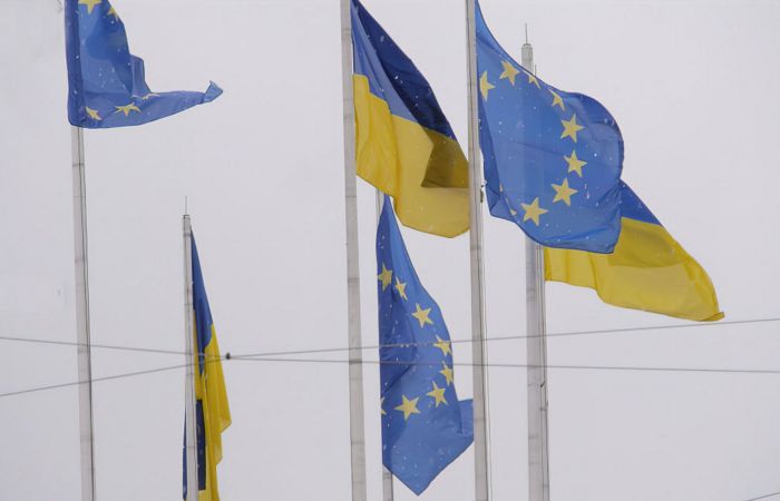 ЕС закроет доступ судам РФ в свои порты и заморозит активы ряда банков