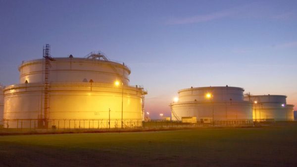 Нефтяное эмбарго и отключение "Сбера" от SWIFT: ЕС представил шестой пакет санкций против России