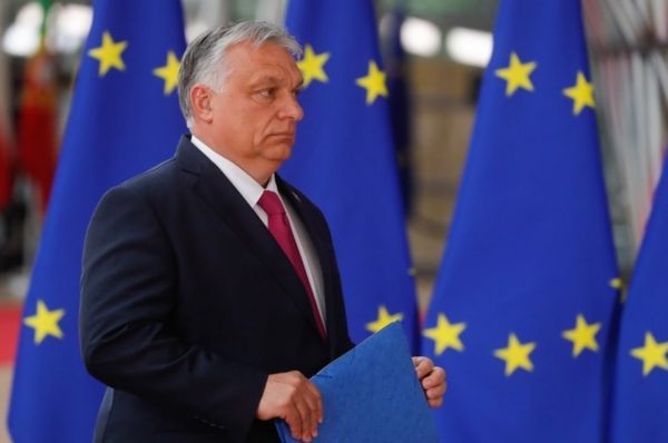 ЕС согласовал шестой пакет санкций против России: частичное эмбарго на нефть и отключение Сбербанка от SWIFT