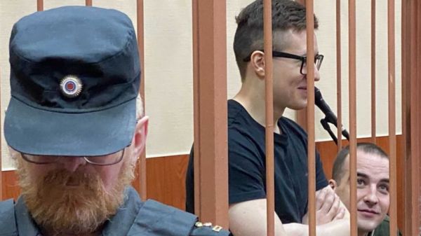 Германская разведка сообщила о воюющих в Украине "российских неонацистах". Они и сами этого не скрывают