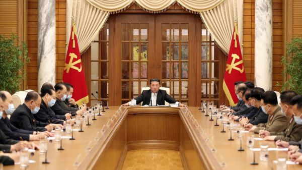 КНДР сообщила о "первых случаях" коронавируса. В стране введен локдаун