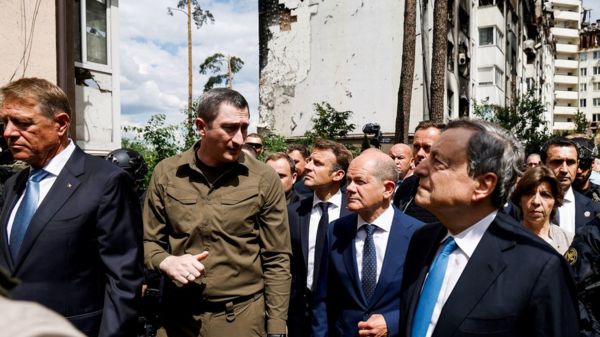 В Киеве завершилась встреча канцлера Германии Шольца, президента Франции Макрона, премьера Италии Драги и президента Румынии Йоханниса с президентом Украины Зеленским.