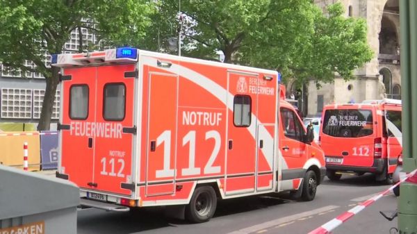 В Берлине автомобиль врезался в толпу; как минимум один человек погиб