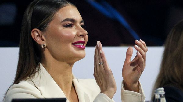 ЕС ввел санкции против Воложа, Кабаевой и детей Пескова. Волож уходит с поста гендиректора "Яндекса"