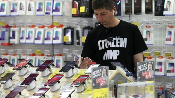 Надвигающийся дефолт, Россия без фунтов, зато с параллельным импортом. Главные экономические новости за день