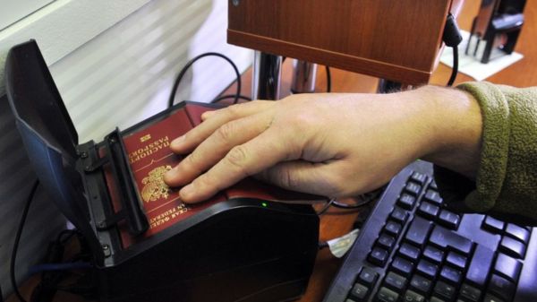 Украина вводит визовый режим для граждан России