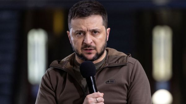 Зеленский: Украина не может перейти в наступление, а патовая ситуация в Донбассе неприемлема