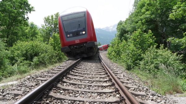 Крушение поезда на юге Германии: пять погибших, десятки пострадавших