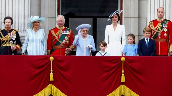 Фото: британцы отмечают Платиновый юбилей королевы