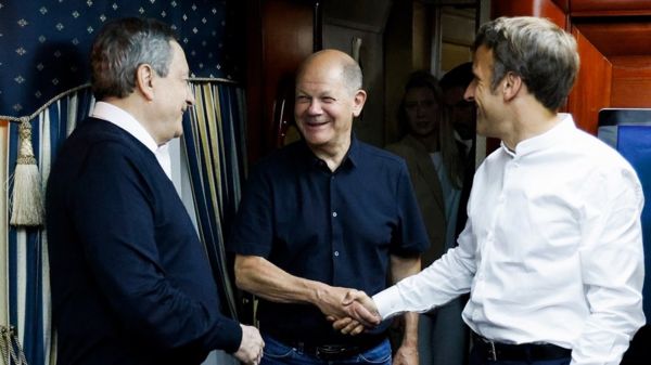 В Киеве завершилась встреча канцлера Германии Шольца, президента Франции Макрона, премьера Италии Драги и президента Румынии Йоханниса с президентом Украины Зеленским.