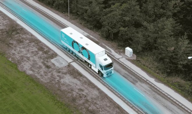 В США скоро появится первая дорога, способная заряжать электромобили на ходу