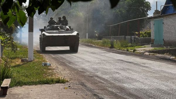 "Мы бережем жизни наших воинов". Зеленский подтвердил, что украинская армия вышла из Лисичанска