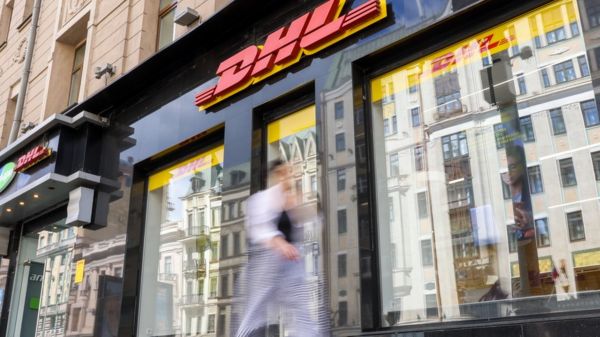 Уход DHL, переговоры по "Яндексу" и подготовка к отключению Мосбиржи. Главные экономические новости дня