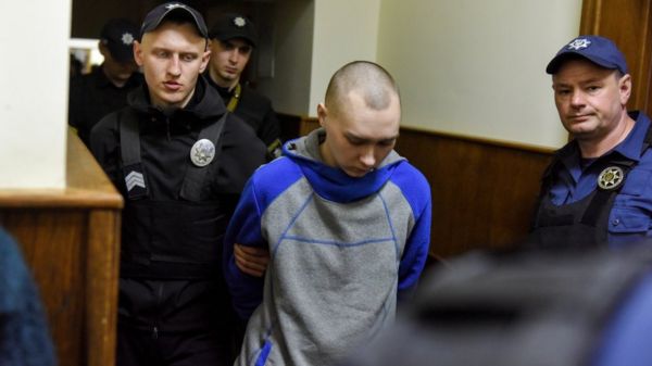 Суд в Киеве заменил пожизненный срок сержанту Шишимарину на 15 лет