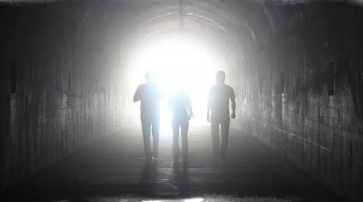 Физик, переживший околосмертный опыт, теперь исследует загробную жизнь