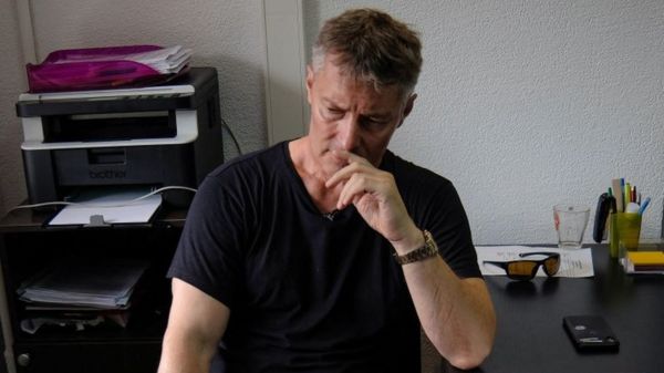 Обвиненному в "дискредитации армии" Евгению Ройзману запретили пользоваться интернетом и посещать публичные места