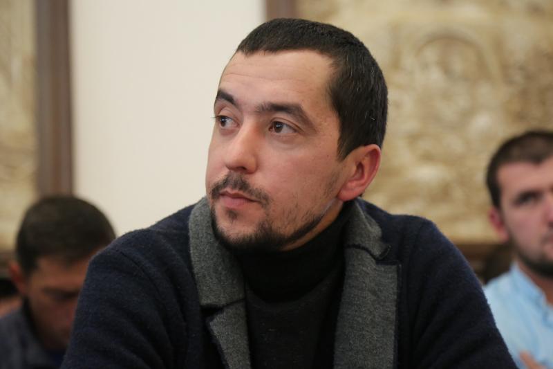 Адвокатская палата Чечни лишила статуса адвокатов Лилю Гемеджи, Рустема Кямилева и Назима Шейхмамбетова. Они защищают крымских активистов