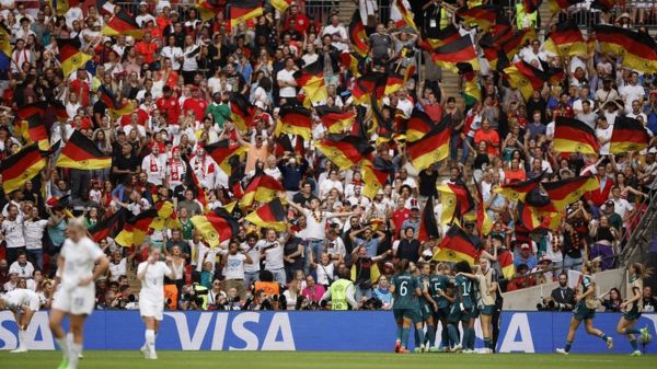 Женский футбол: Англия в экстазе после исторической победы на Евро-2022