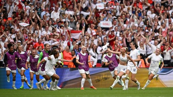 Женский футбол: Англия в экстазе после исторической победы на Евро-2022