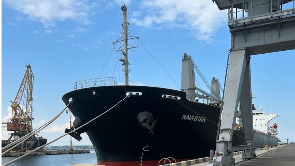 Три сухогруза c зерном вышли из портов Украины