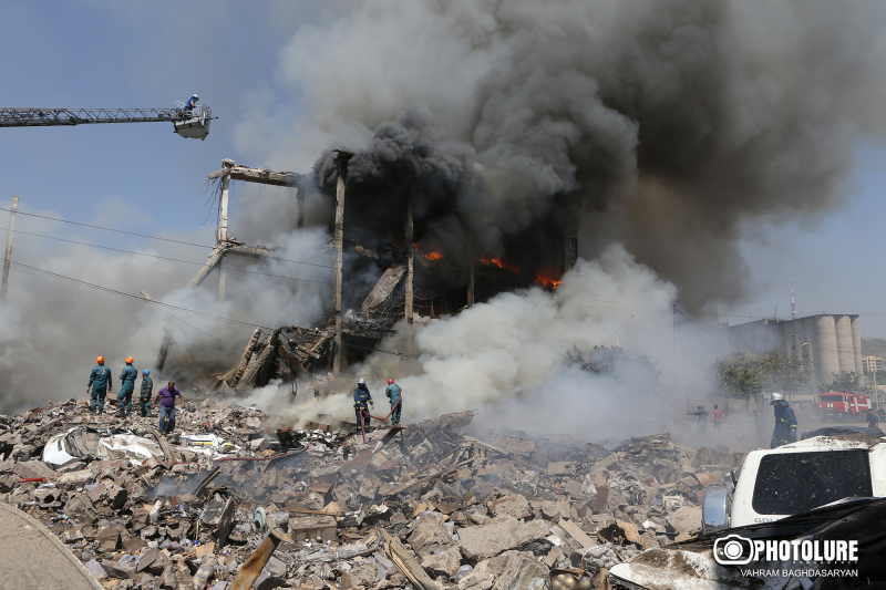 В Ереване произошел взрыв в торговом центре "Сурмалу", есть погибшие и десятки пострадавших