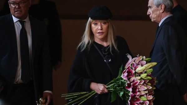 "Галкину с нами не по пути": как Пугачеву и ее семью критикуют "патриоты"