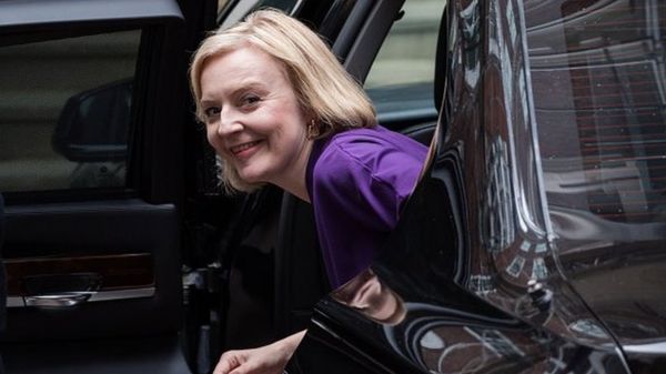 Лиз Трасс официально заняла кресло премьера Великобритании и рассказала о планах своего правительства