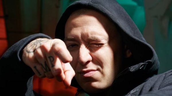 Писатель Глуховский и рэпер Оксимирон внесены в реестры иноагентов