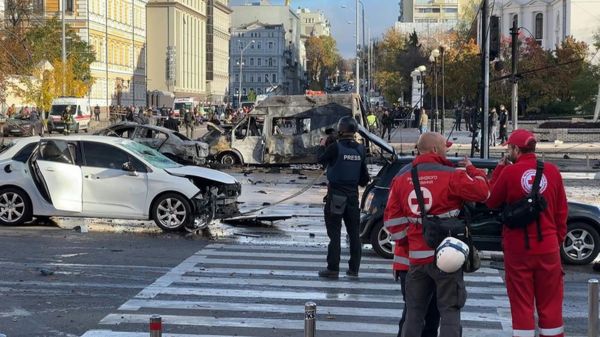 Последствия российских ударов по Киеву. Фото