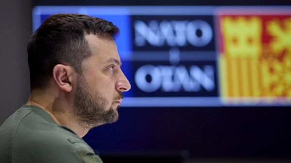 Украина подает заявку на вступление в НАТО в ускоренном порядке