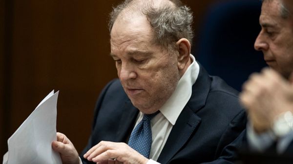 Харви Вайнштейн снова предстанет перед судом. Прокуратура Лос-Анджелеса обвиняет его по 11 эпизодам насилия