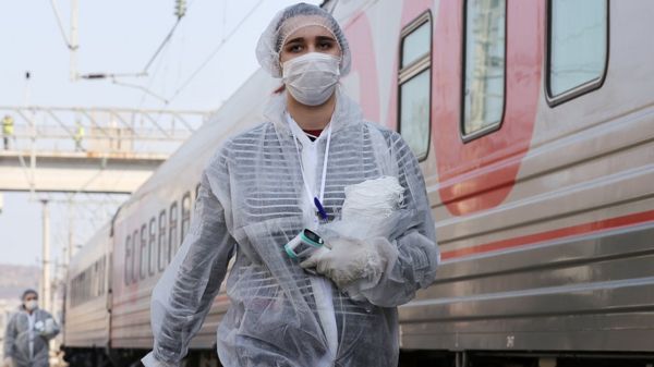 "Начало плохого поворота событий". Как медикам в Петербурге запретили уезжать из страны