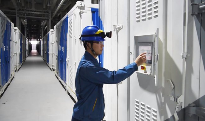 В Китае запустили крупнейший в мире проточный накопитель энергии 