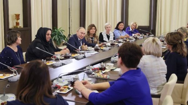 "Ваши ребята выбрали такую судьбу". Что сказал Путин на встрече с матерями военных и кого на нее не позвали