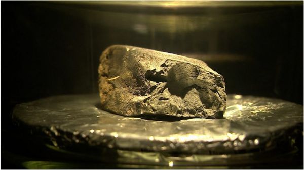 Упавший в Англии метеорит может подтвердить теорию о внеземном происхождении воды на нашей планете