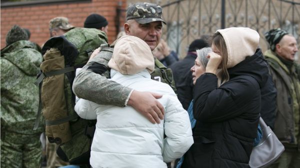 Путин "не задумывался" об указе о завершении мобилизации. И в Кремле решили, что он не нужен