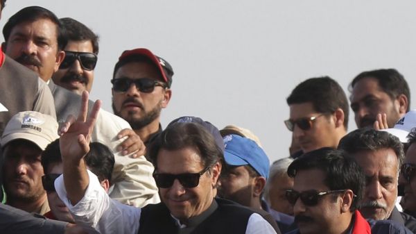 Бывший премьер Пакистана Имран Хан ранен, его автоколонну обстреляли во время марша протеста