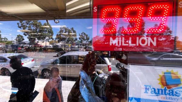 Самый большой джекпот в истории. Победитель американской лотереи Powerball может получить почти $2 млрд