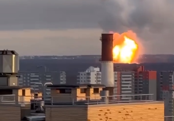 Под Петербургом произошел взрыв на газопроводе: он вызвал сильный пожар на газозаправочной станции