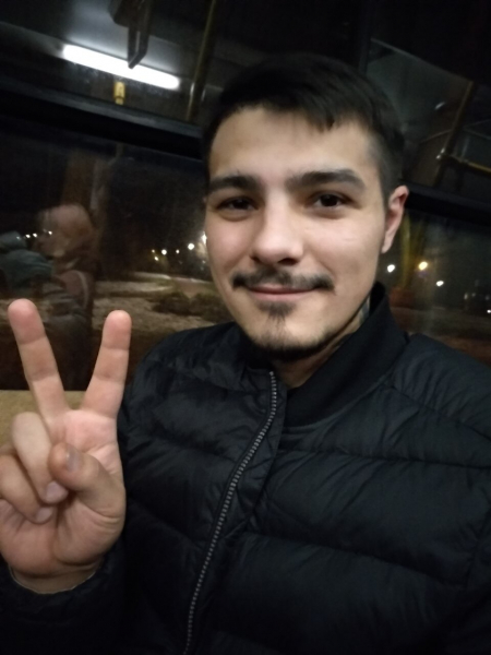 В Петербурге гражданина Украины оштрафовали на 30 тысяч рублей за надпись "Слава Украине!" на фасаде дома