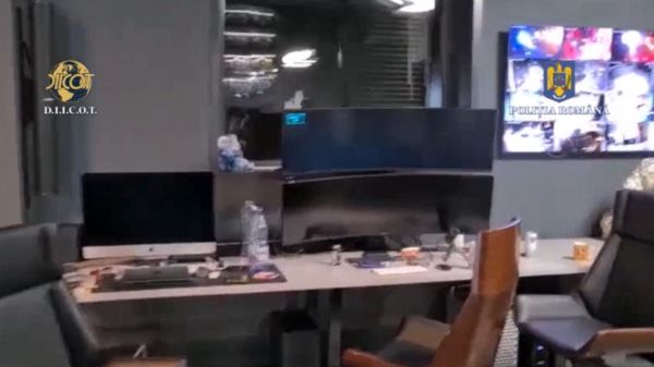 В Румынии задержали блогера Эндрю Тейта. Вычислить его, возможно, помогла коробка из-под пиццы