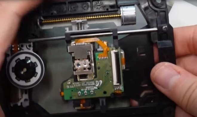 Энтузиаст создал лазерный микроскоп из старого Blu-ray плеера