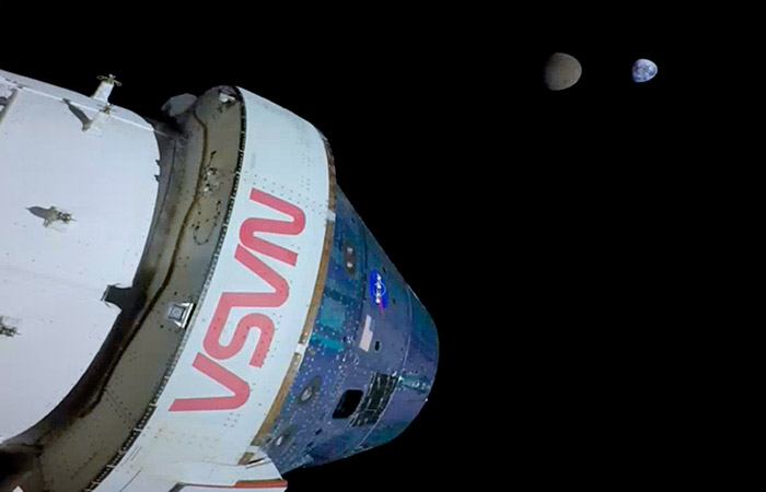 Корабль Orion повторно облетел Луну и взял курс на Землю