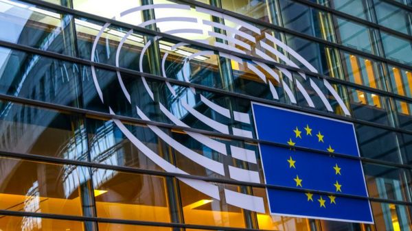 Еще двум депутатам Европарламента грозит лишение иммунитета из-за коррупционного скандала